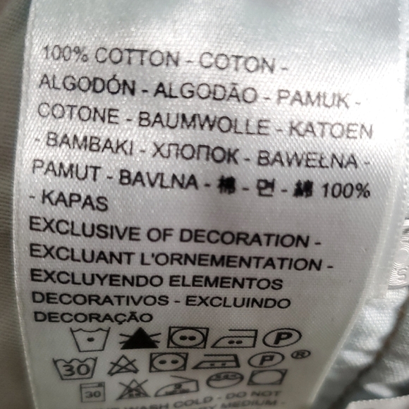 Levi's 501 Women's Denim Blue Distressed Shorts Size W26  Button Fly - Picture 8 of 10